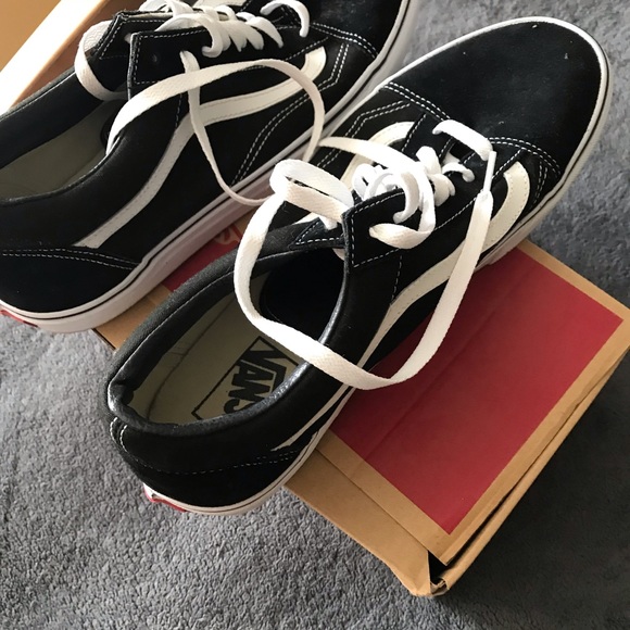 Vans - Picture 3 of 4